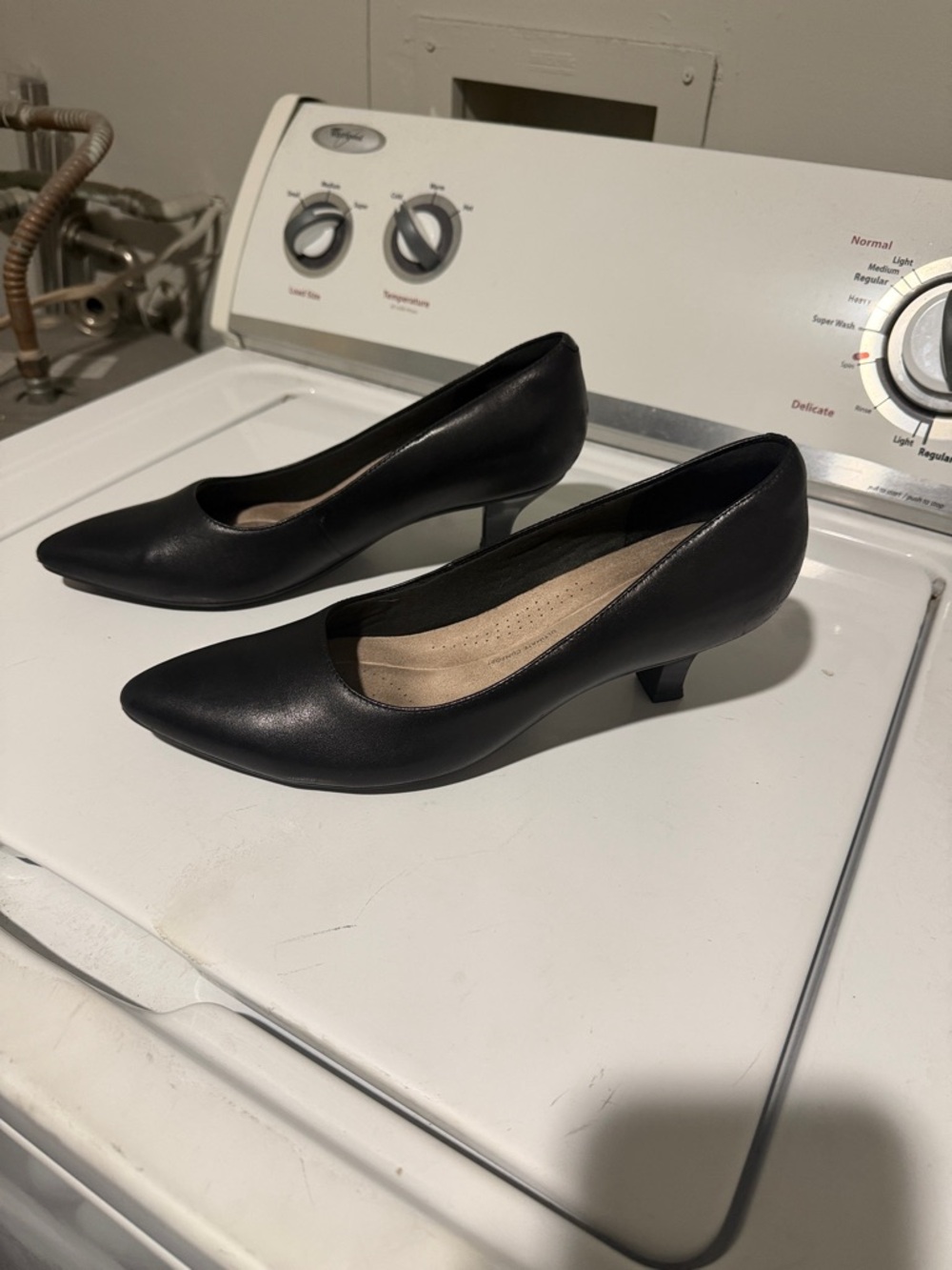Clarks Black Pointed-Toe Low Heel Pumps